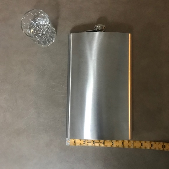 Giant Flask & Rocks Glass - Picture 3 of 4